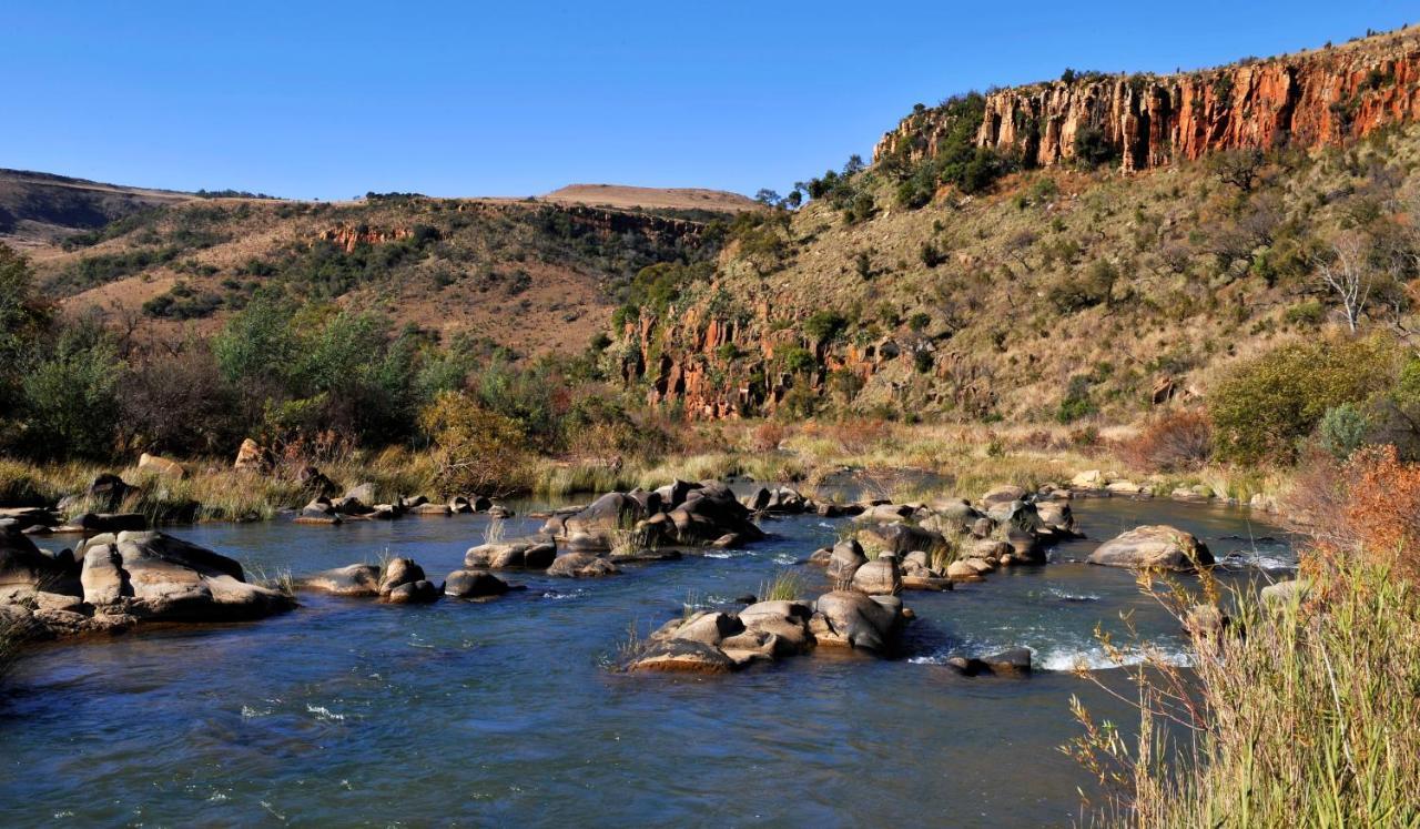 Komati Gorge Lodge, R 36 Halfway Between Carolina And Machadodorp ภายนอก รูปภาพ